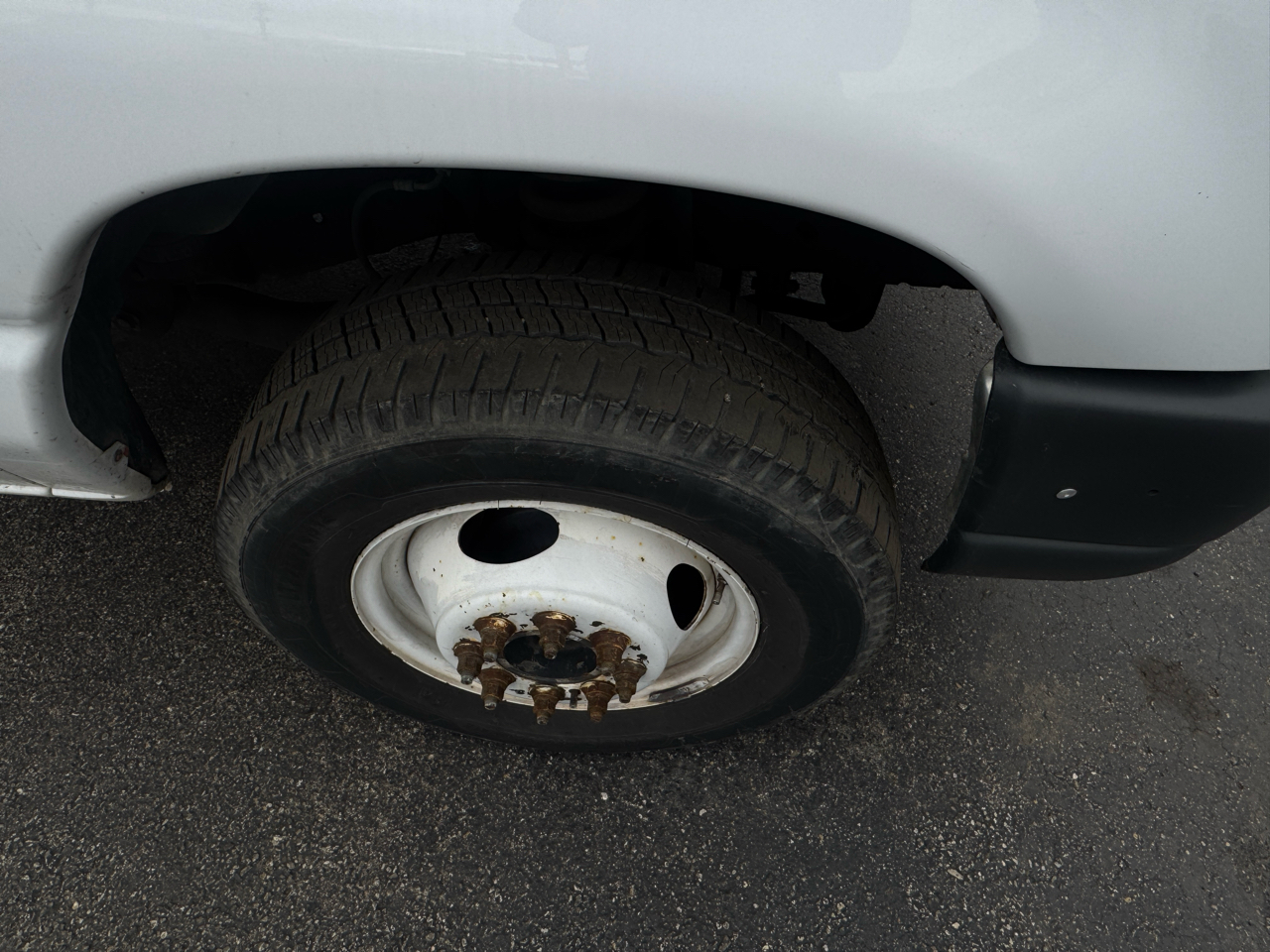 Ford Econoline Commercial Cutaway E-450 Super Duty 158" DRW 2011