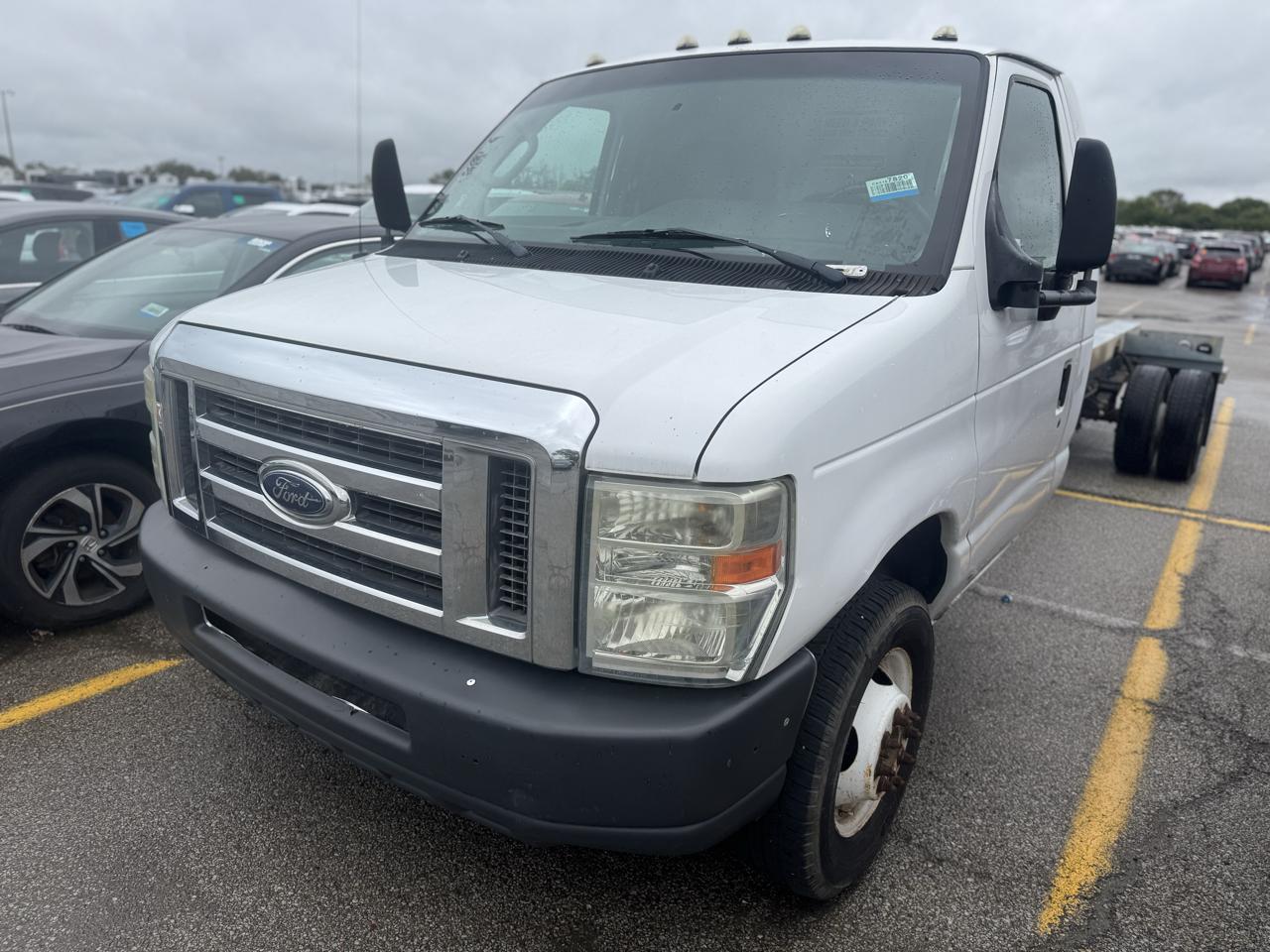 Ford Econoline Commercial Cutaway E-450 Super Duty 158" DRW 2011