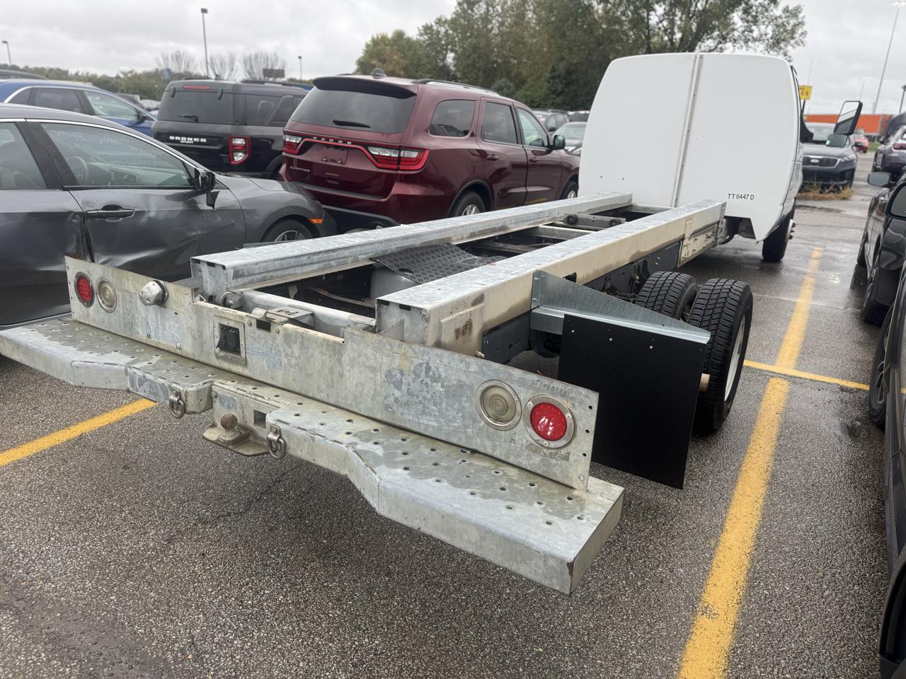 Ford Econoline Commercial Cutaway E-450 Super Duty 158" DRW 2011