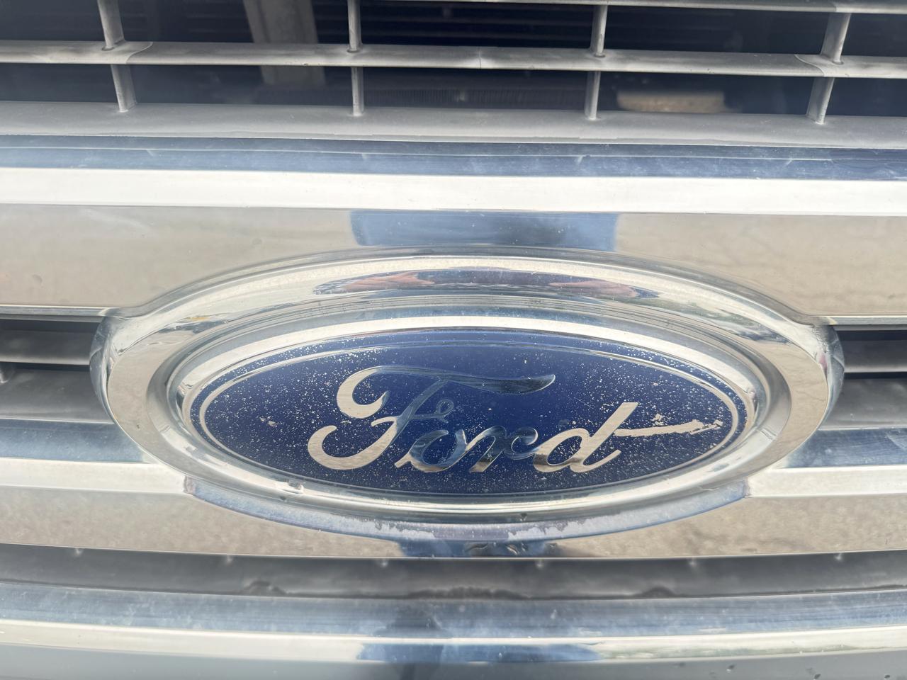 Ford Econoline Commercial Cutaway E-450 Super Duty 158" DRW 2011