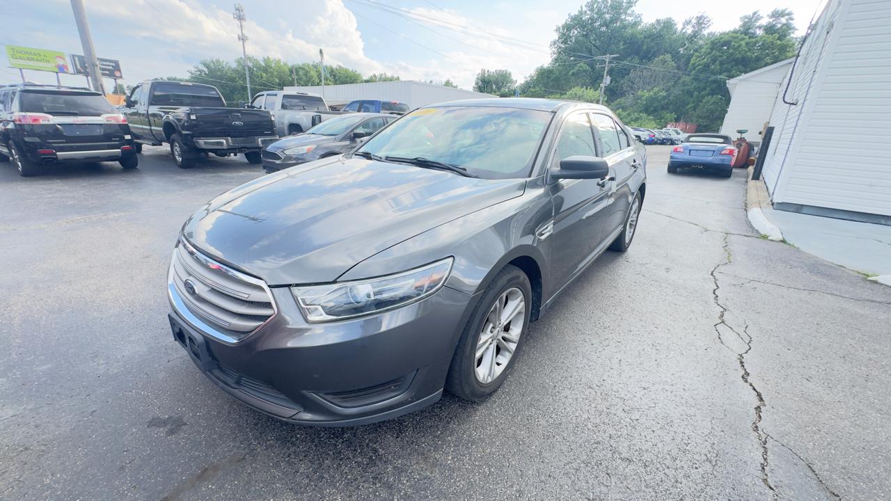 Ford Taurus 4dr Sdn SE FWD 2016