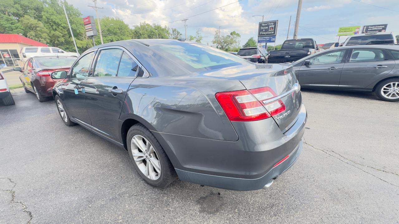 Ford Taurus 4dr Sdn SE FWD 2016