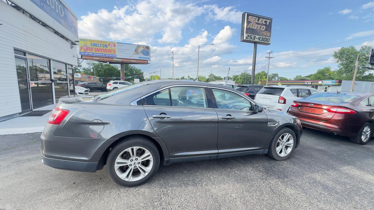 Ford Taurus 4dr Sdn SE FWD 2016