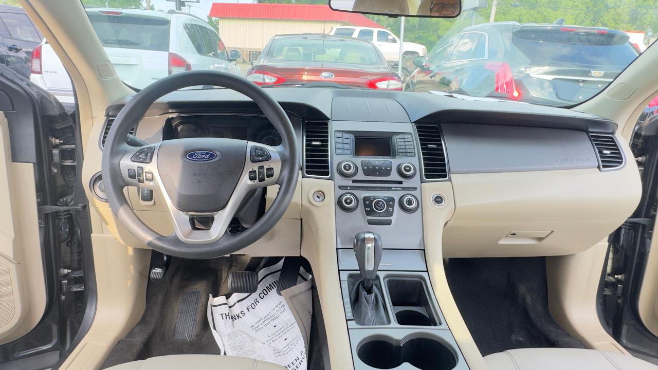 Ford Taurus 4dr Sdn SE FWD 2016