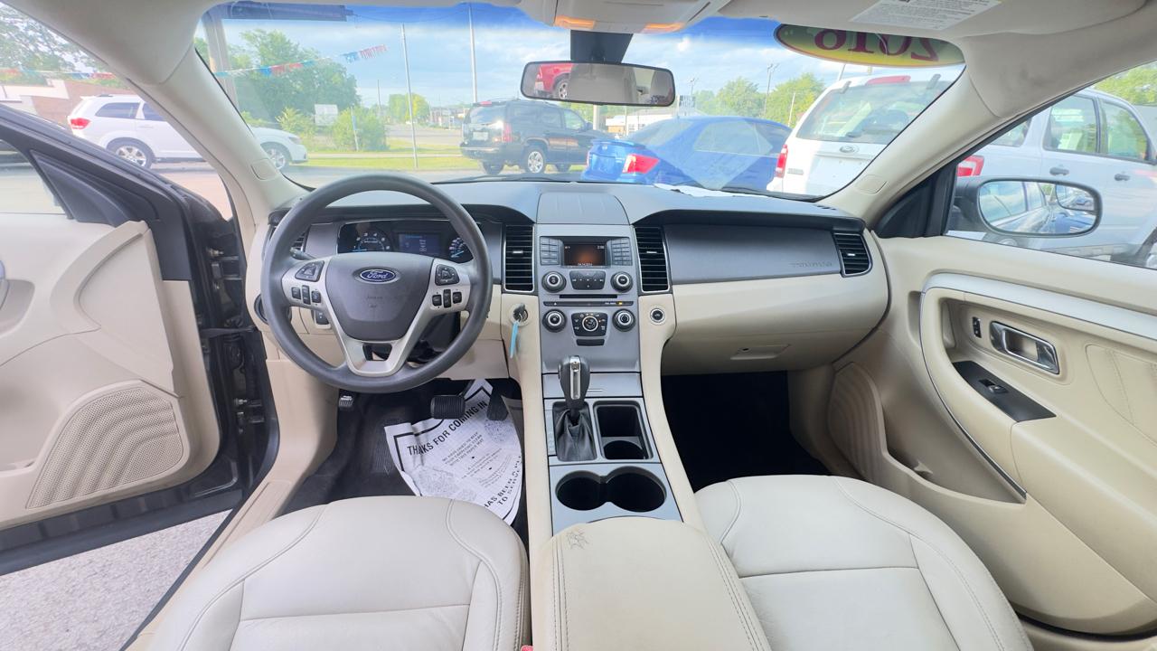 Ford Taurus 4dr Sdn SE FWD 2016