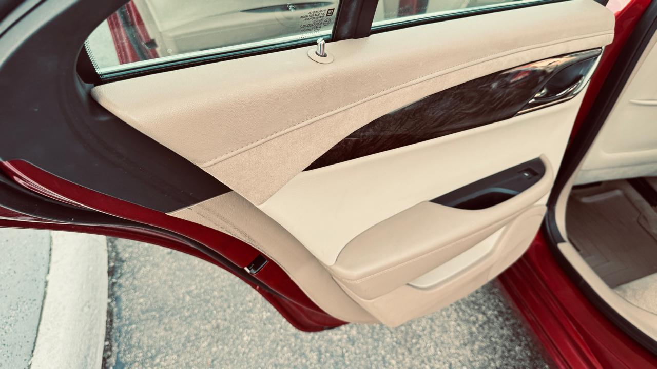 Cadillac ATS Sedan 4dr Sdn 2.0L Luxury AWD 2015