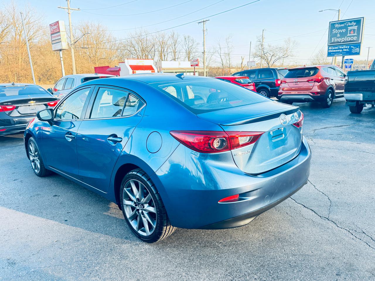 Mazda Mazda3 4-Door Touring Manual 2018