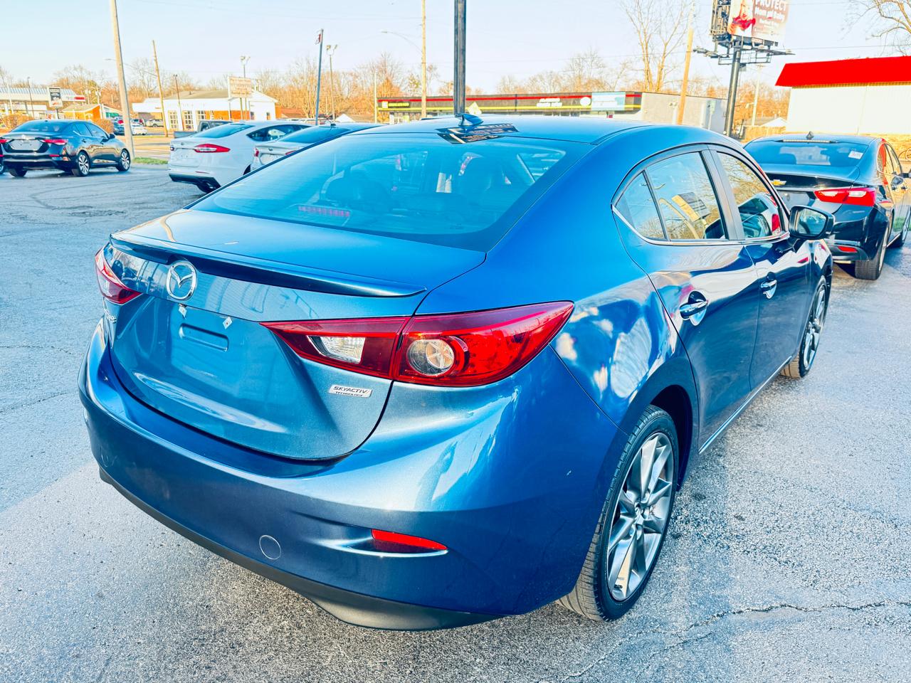 Mazda Mazda3 4-Door Touring Manual 2018