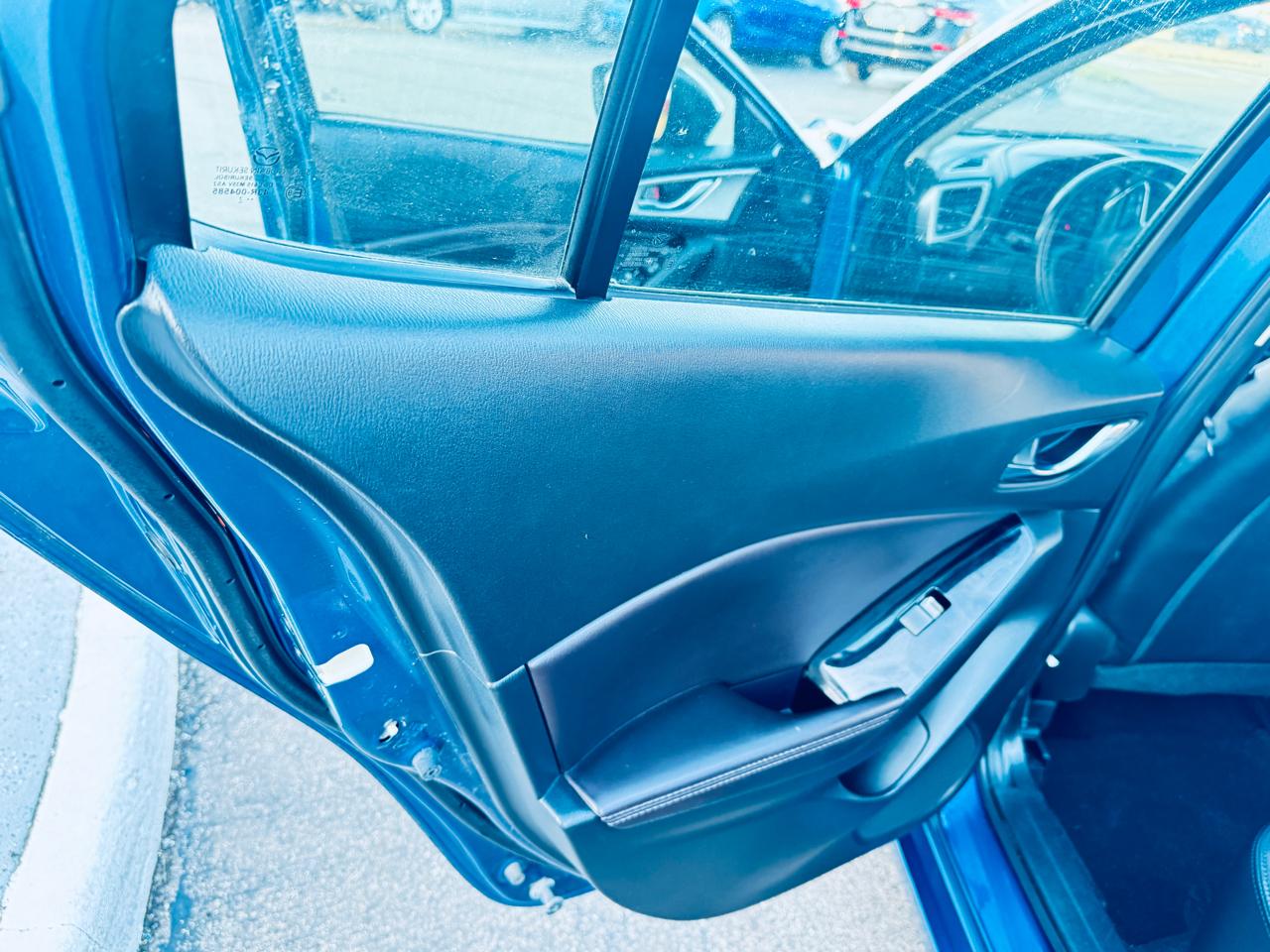 Mazda Mazda3 4-Door Touring Manual 2018