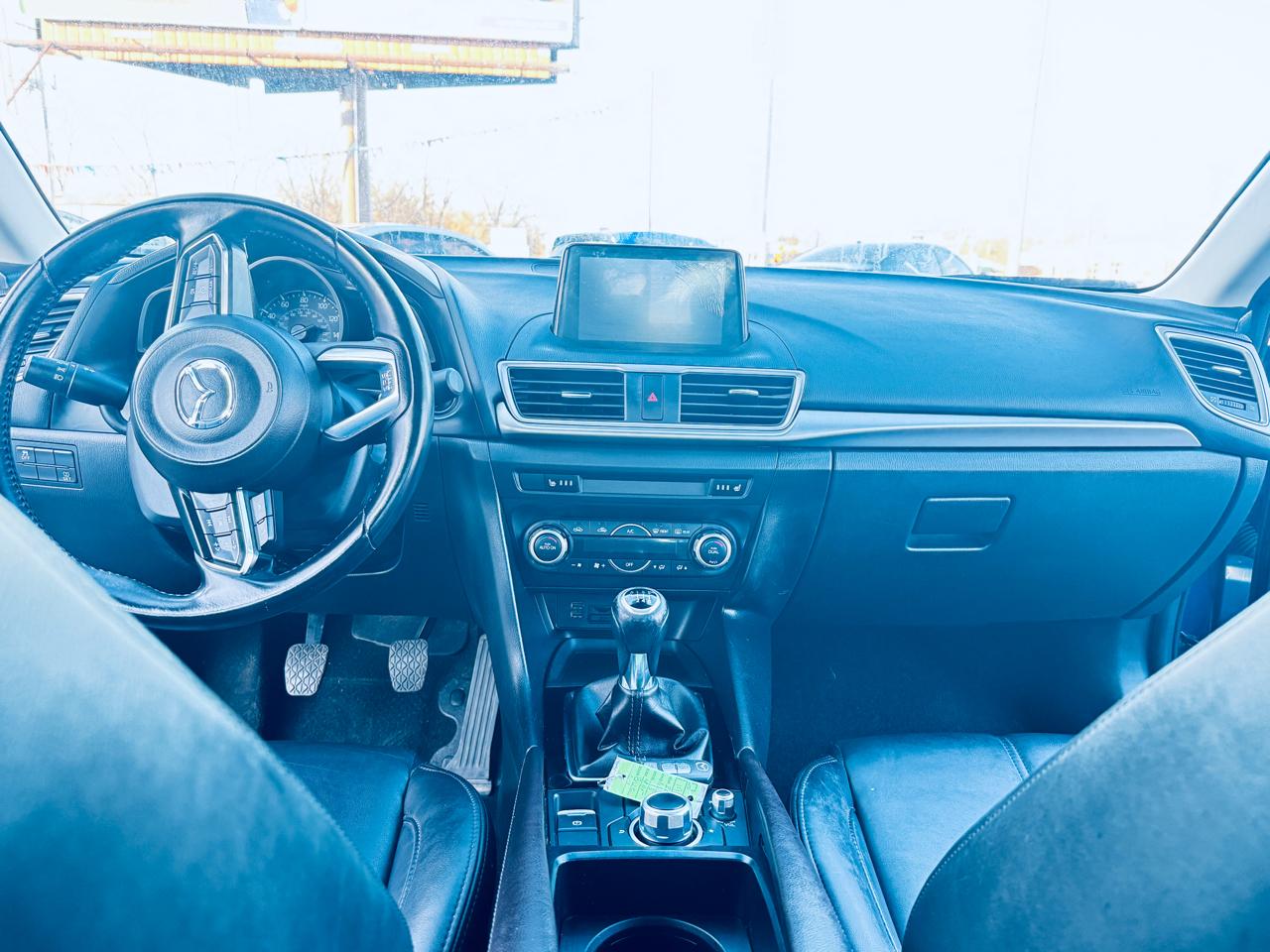 Mazda Mazda3 4-Door Touring Manual 2018