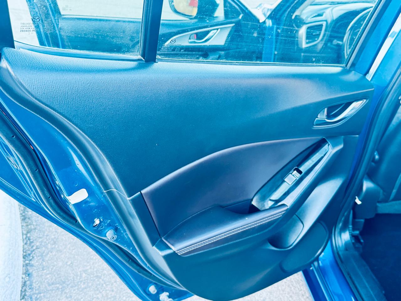 Mazda Mazda3 4-Door Touring Manual 2018