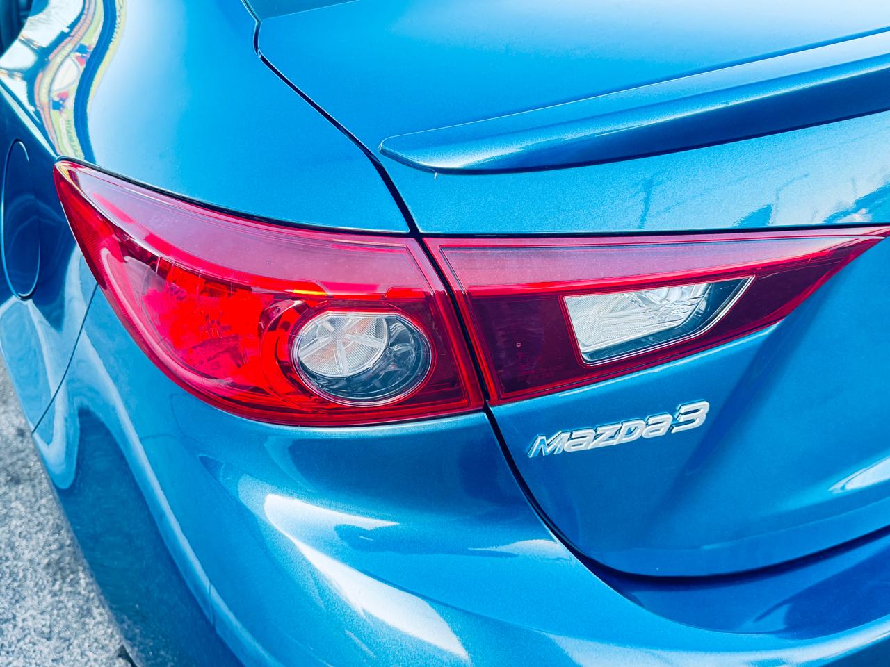 Mazda Mazda3 4-Door Touring Manual 2018