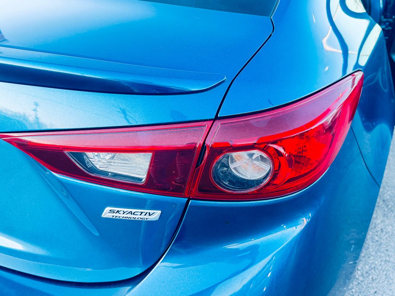 Mazda Mazda3 4-Door Touring Manual 2018