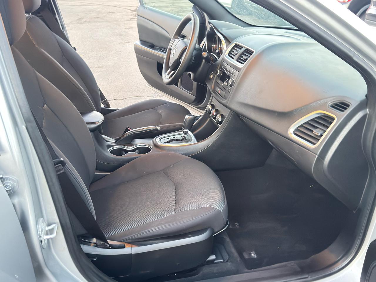 Dodge Avenger 4dr Sdn SE 2014