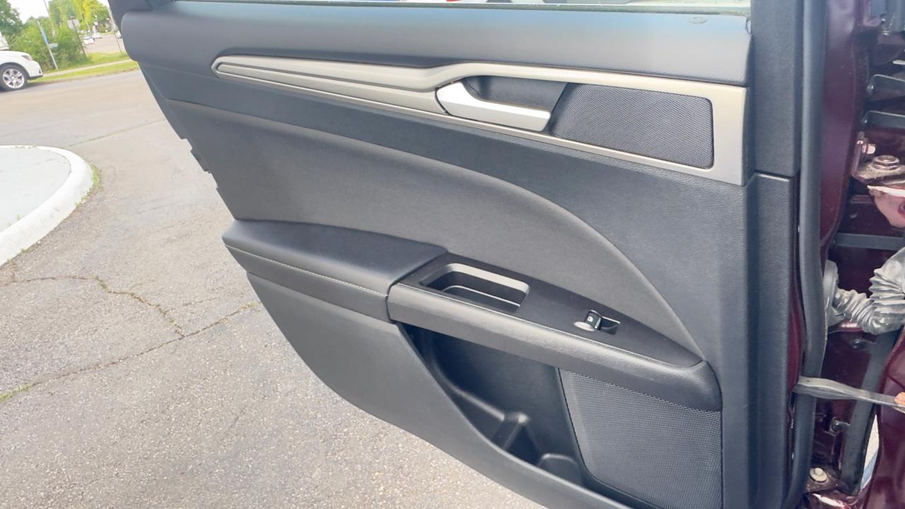 Ford Fusion SE FWD 2017