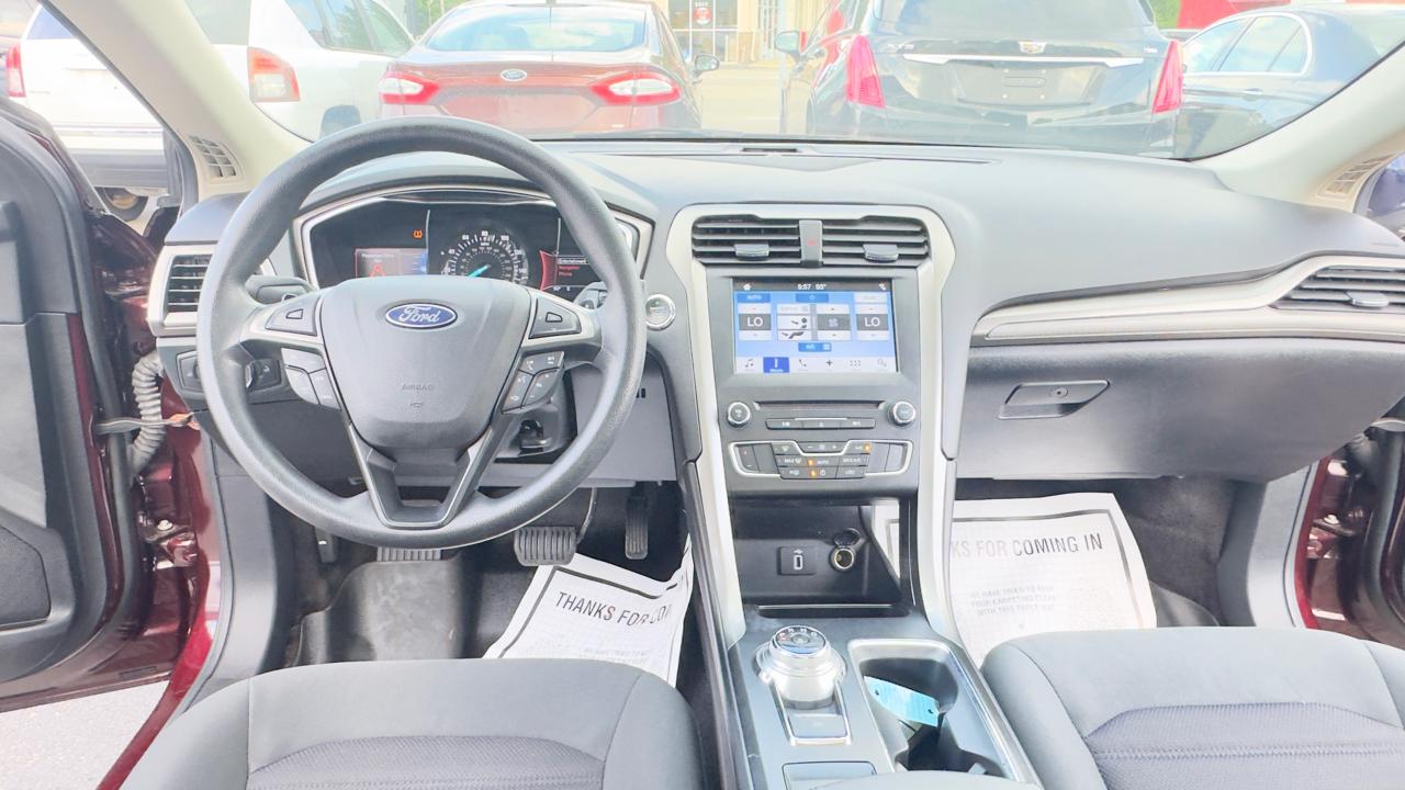 Ford Fusion SE FWD 2017