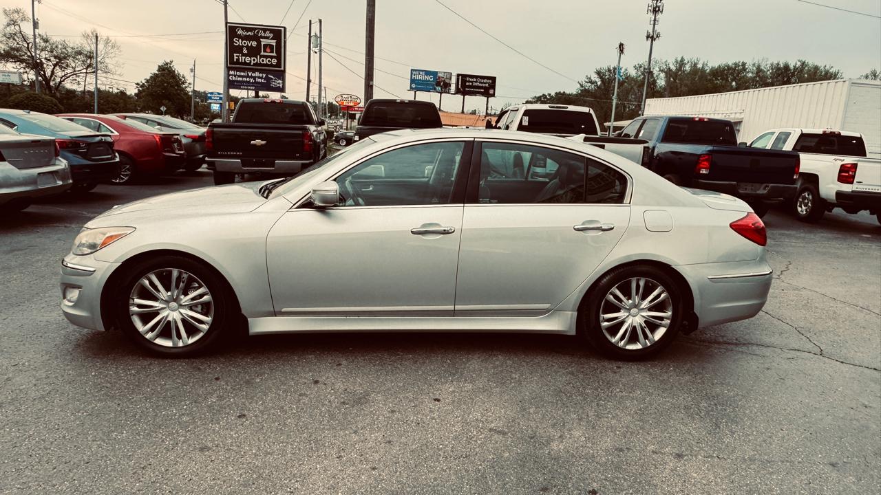 Hyundai Genesis 4dr Sdn V6 3.8L 2013