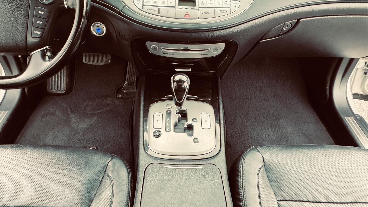 Hyundai Genesis 4dr Sdn V6 3.8L 2013