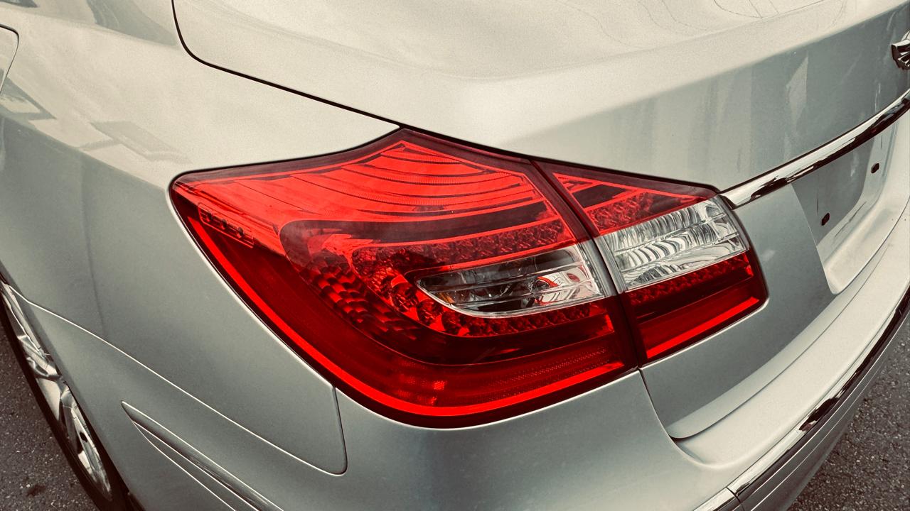 Hyundai Genesis 4dr Sdn V6 3.8L 2013