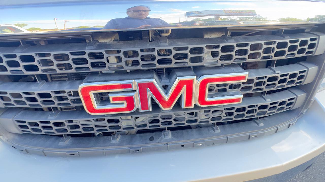 GMC Sierra 2500HD 4WD Crew Cab 153.7" SLE 2011