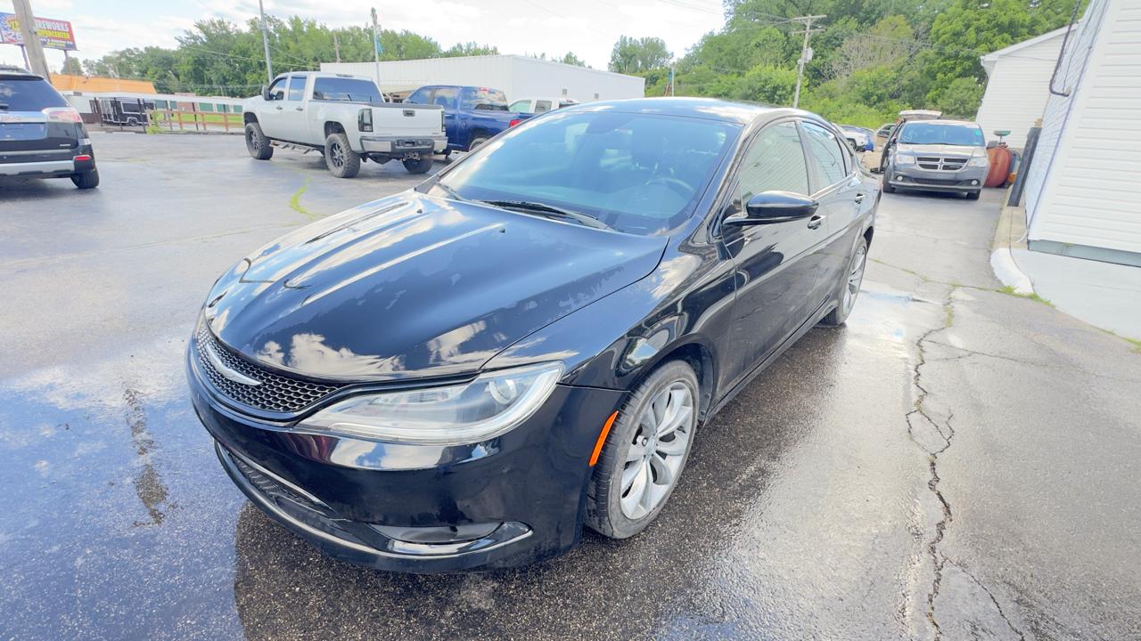 Chrysler 200 4dr Sdn S FWD 2016