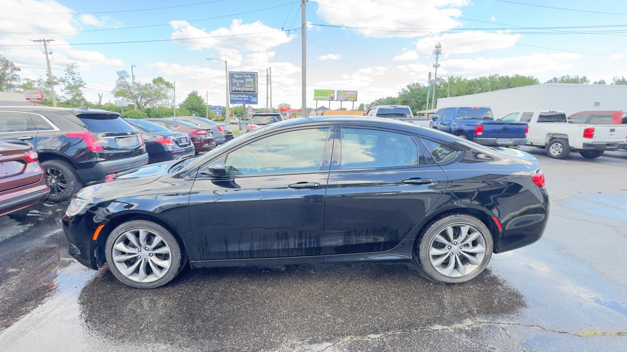 Chrysler 200 4dr Sdn S FWD 2016