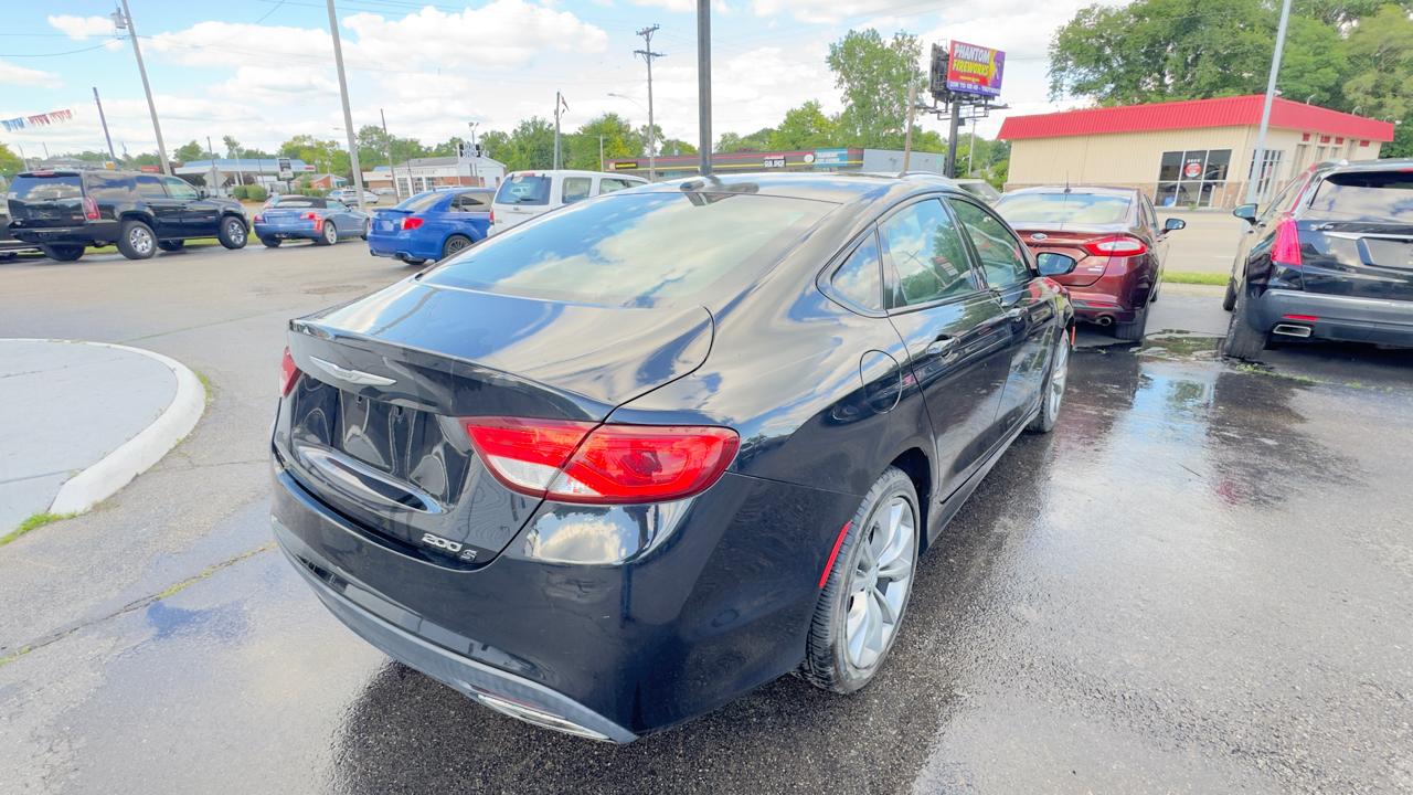 Chrysler 200 4dr Sdn S FWD 2016
