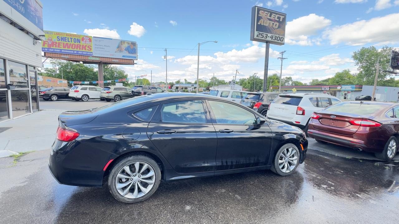 Chrysler 200 4dr Sdn S FWD 2016