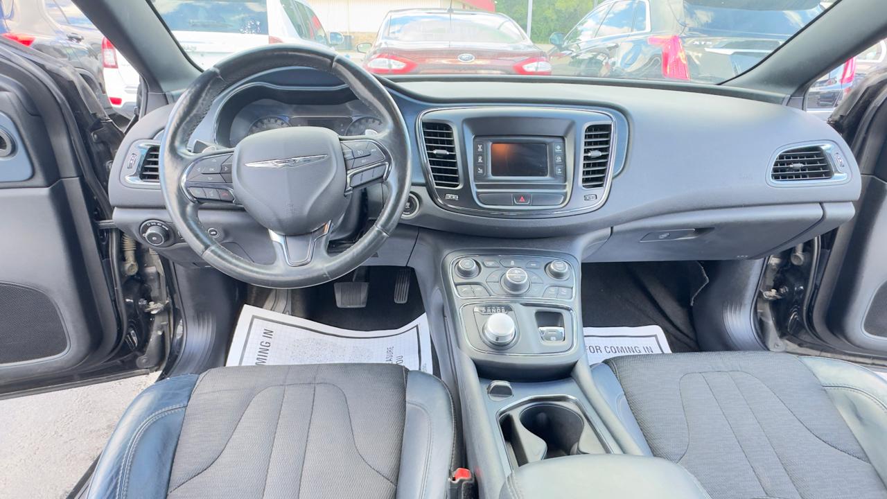 Chrysler 200 4dr Sdn S FWD 2016