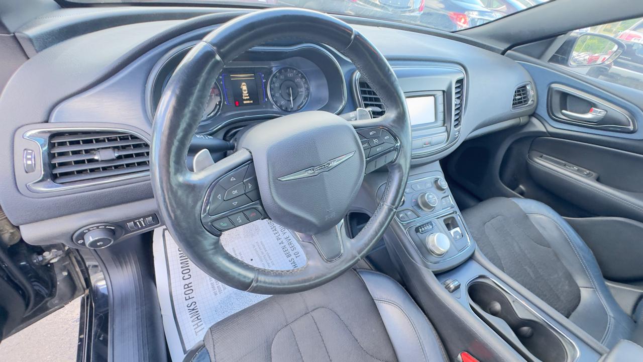 Chrysler 200 4dr Sdn S FWD 2016