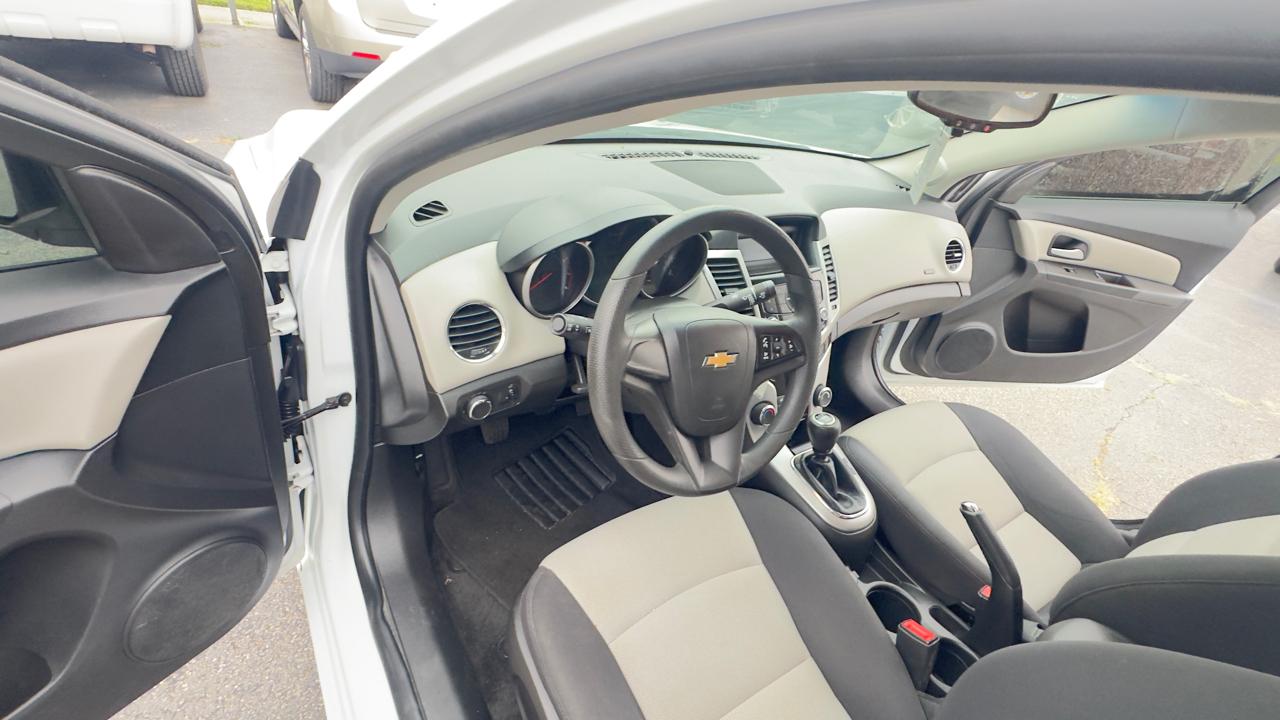 Chevrolet Cruze 4dr Sdn Man LS 2015