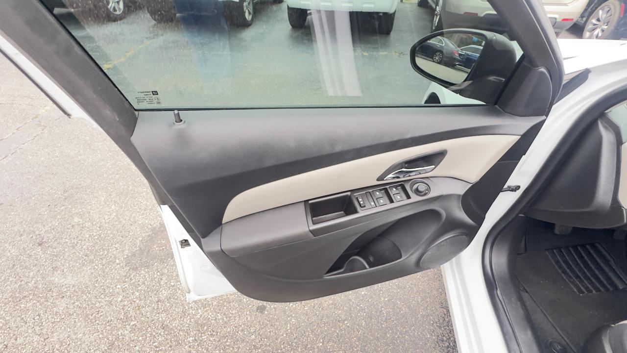 Chevrolet Cruze 4dr Sdn Man LS 2015