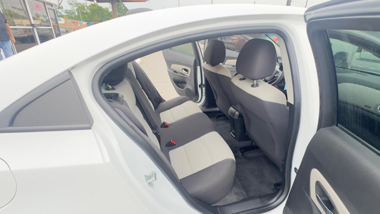 Chevrolet Cruze 4dr Sdn Man LS 2015