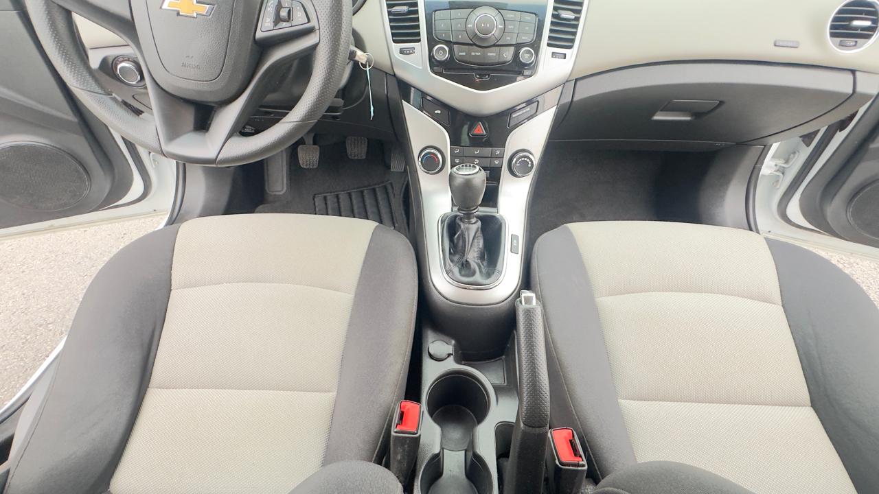 Chevrolet Cruze 4dr Sdn Man LS 2015
