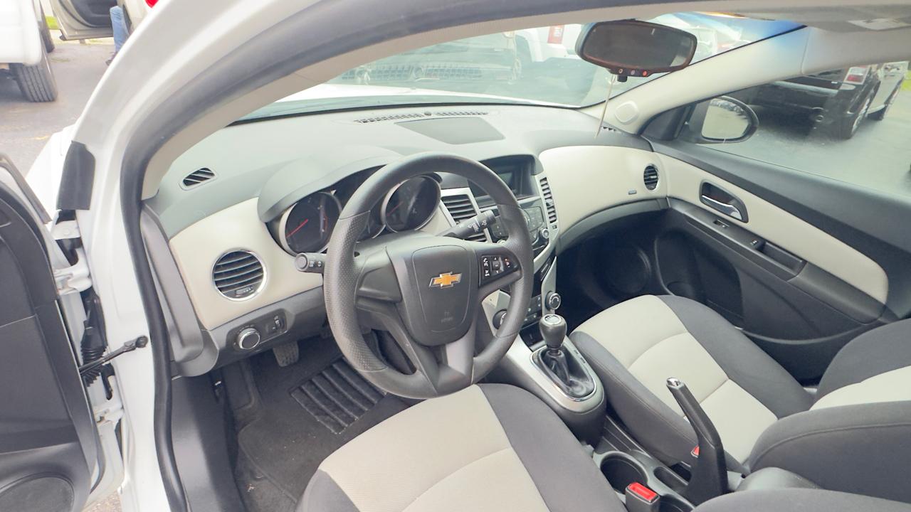 Chevrolet Cruze 4dr Sdn Man LS 2015