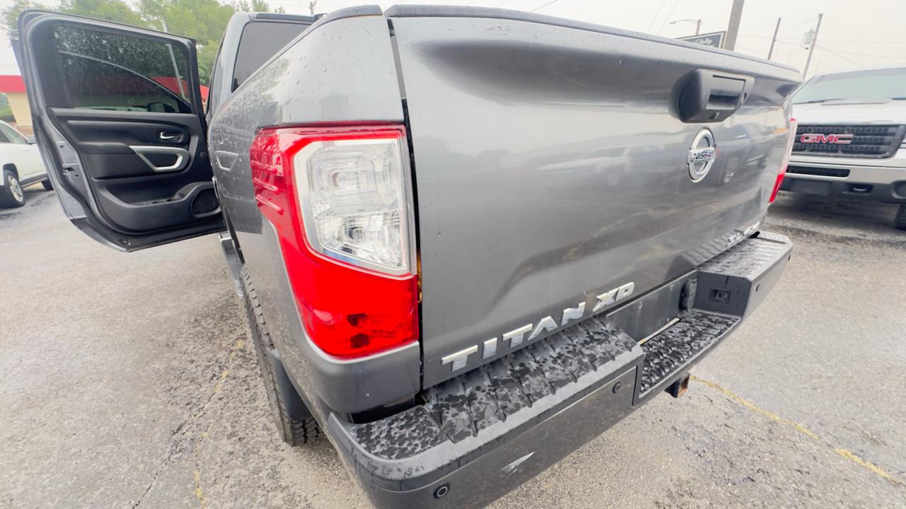 Nissan Titan XD 4x4 Diesel Crew Cab SL 2017