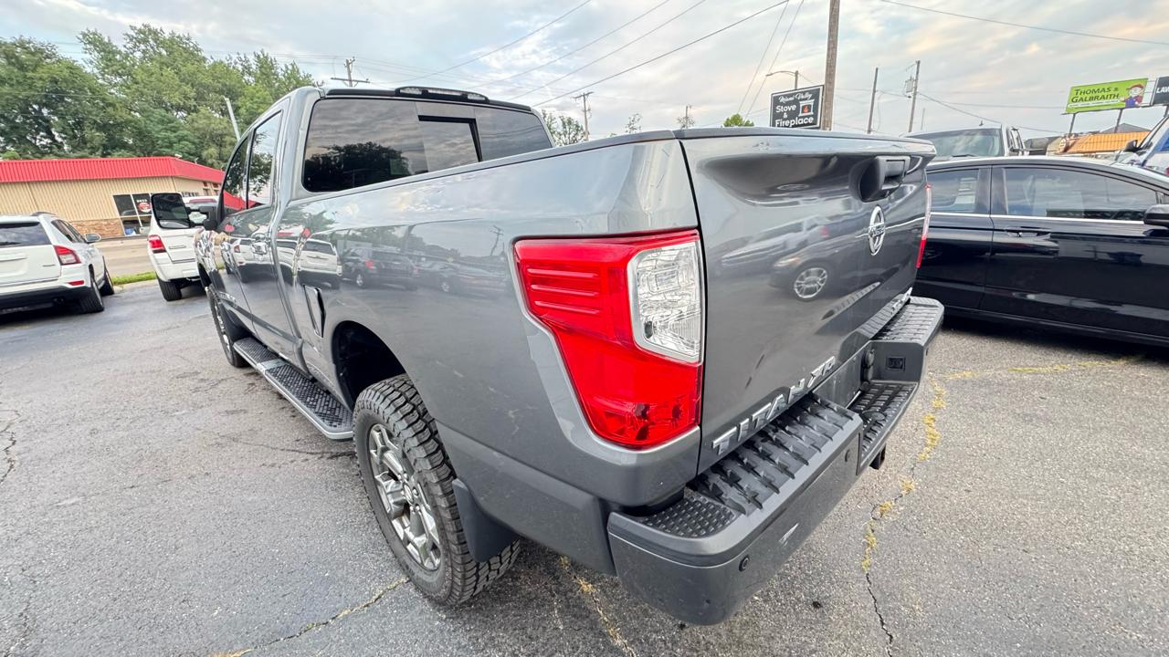 Nissan Titan XD 4x4 Diesel Crew Cab SL 2017