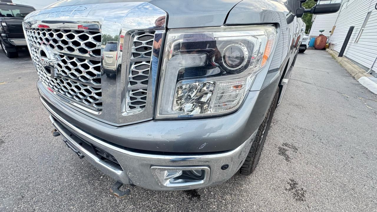 Nissan Titan XD 4x4 Diesel Crew Cab SL 2017