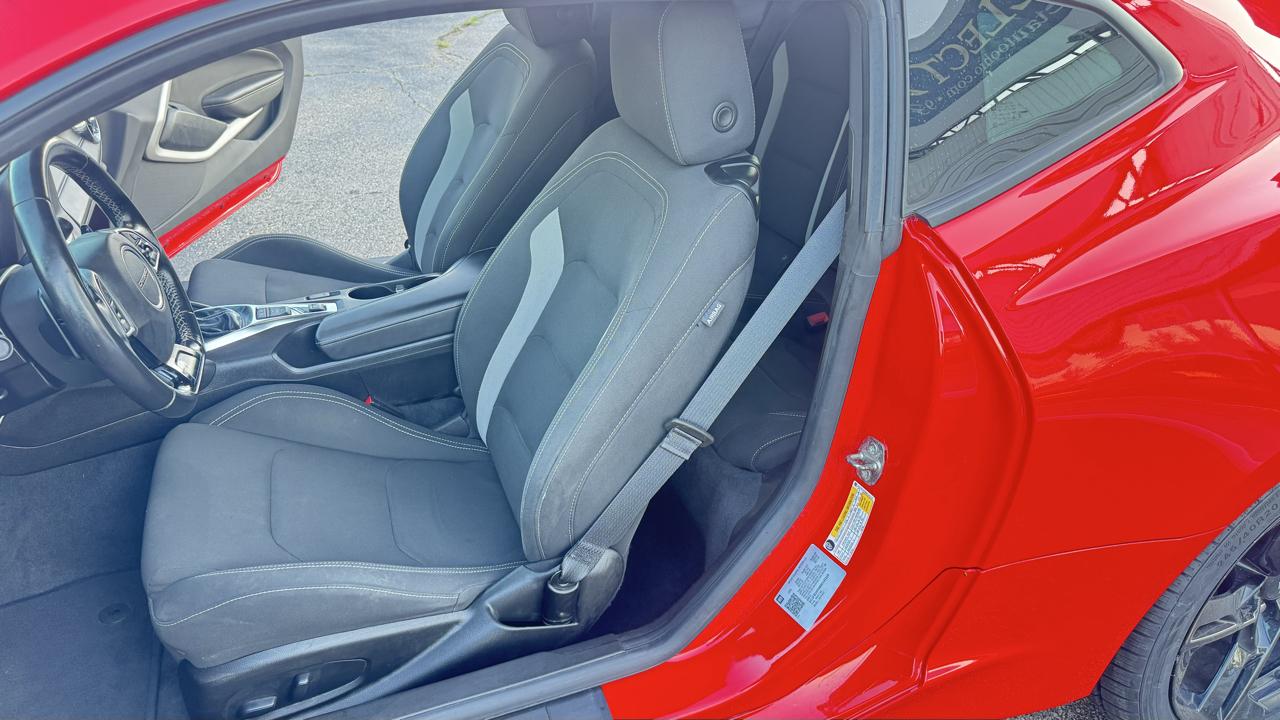 Chevrolet Camaro 2dr Cpe 1LT 2021