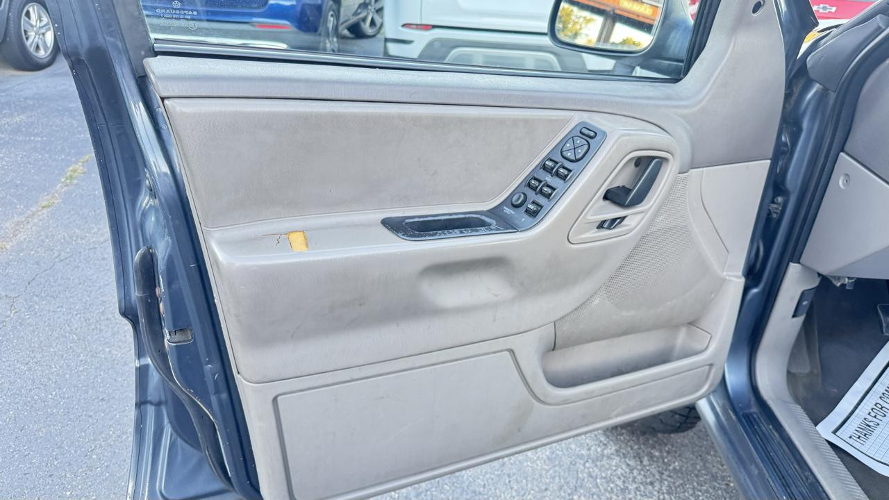 Jeep Grand Cherokee 4dr Laredo 4WD 2003