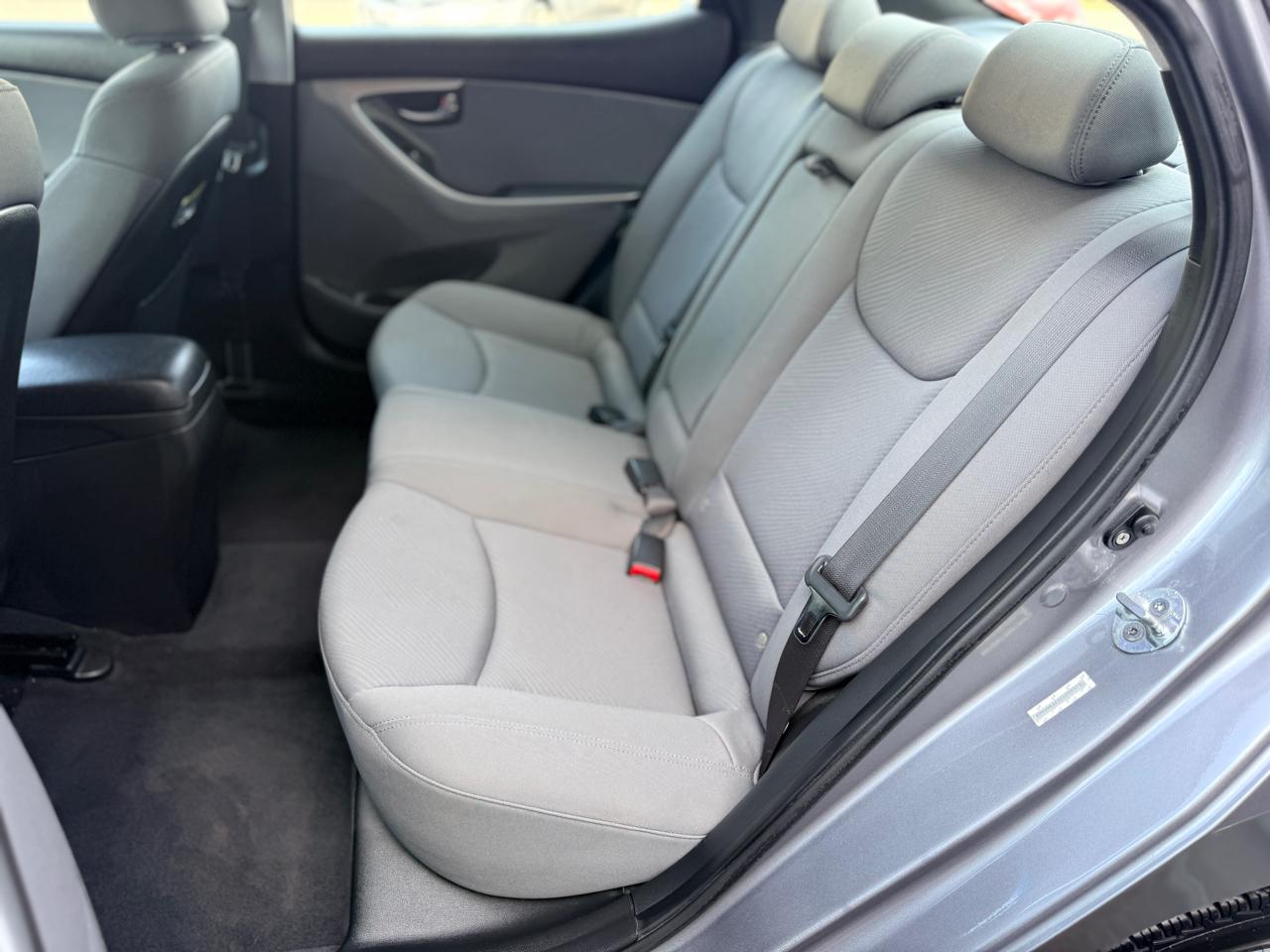 Hyundai Elantra GLS 2012