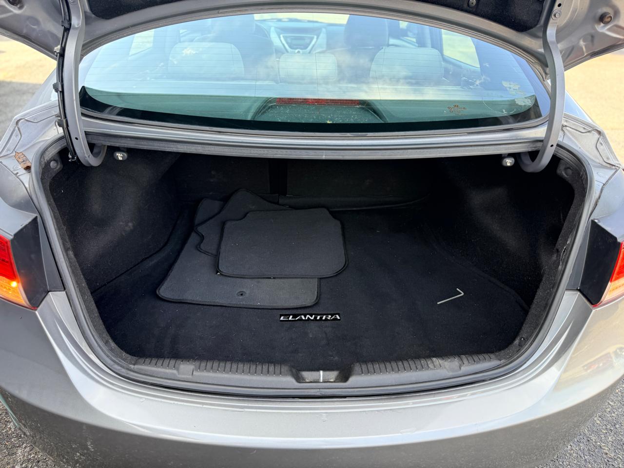 Hyundai Elantra GLS 2012