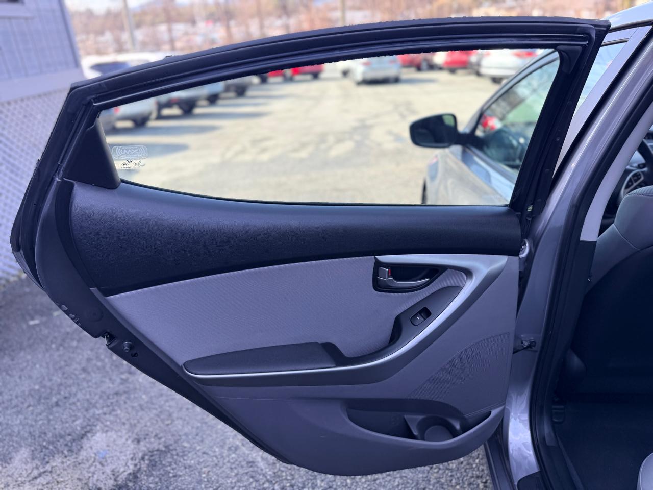 Hyundai Elantra GLS 2012