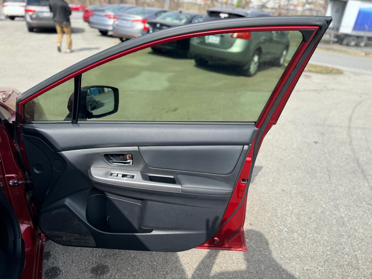 Subaru Impreza 2.0i Premium PZEV 4-Door 2016