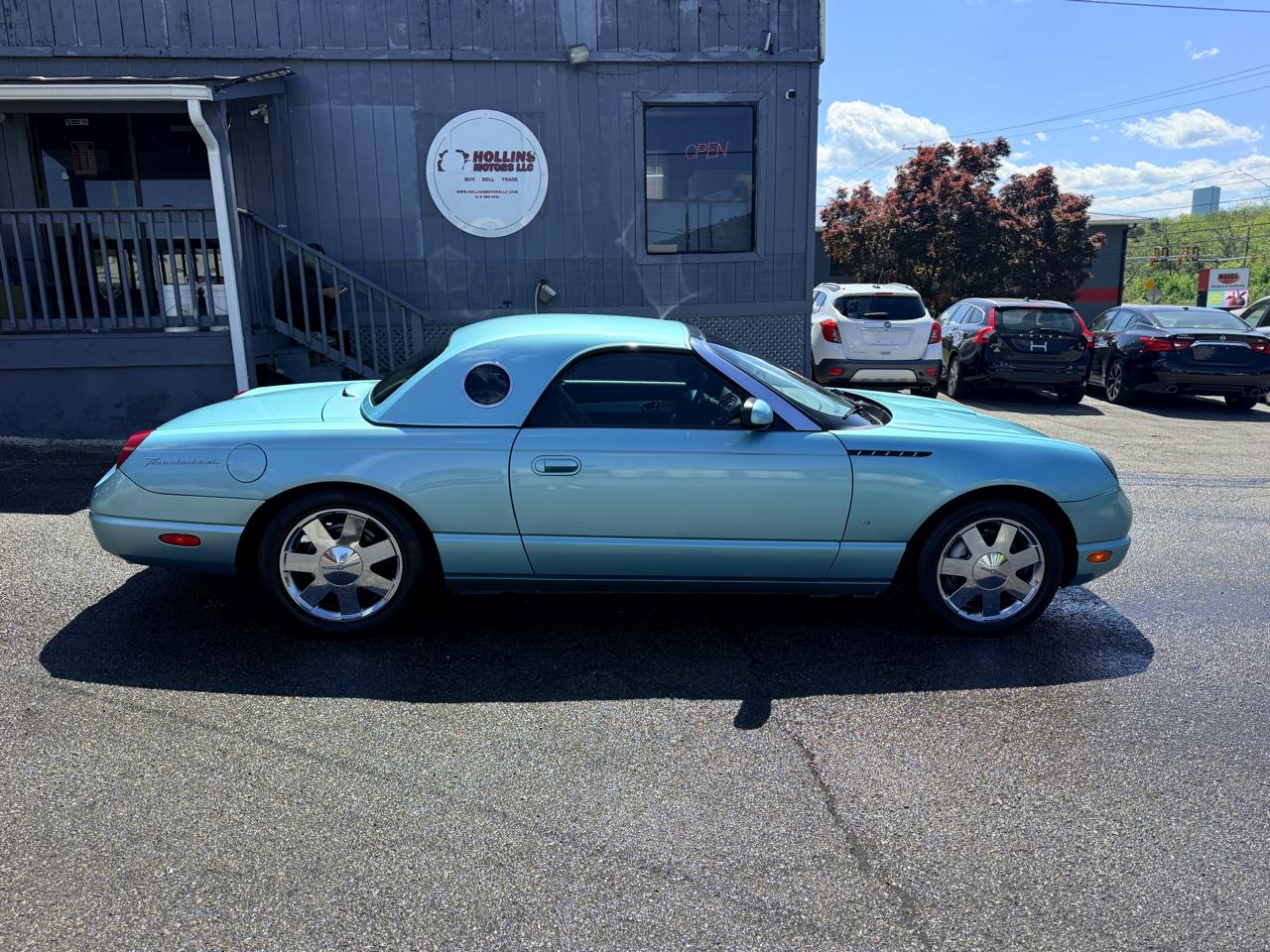 Ford Thunderbird Deluxe 2002