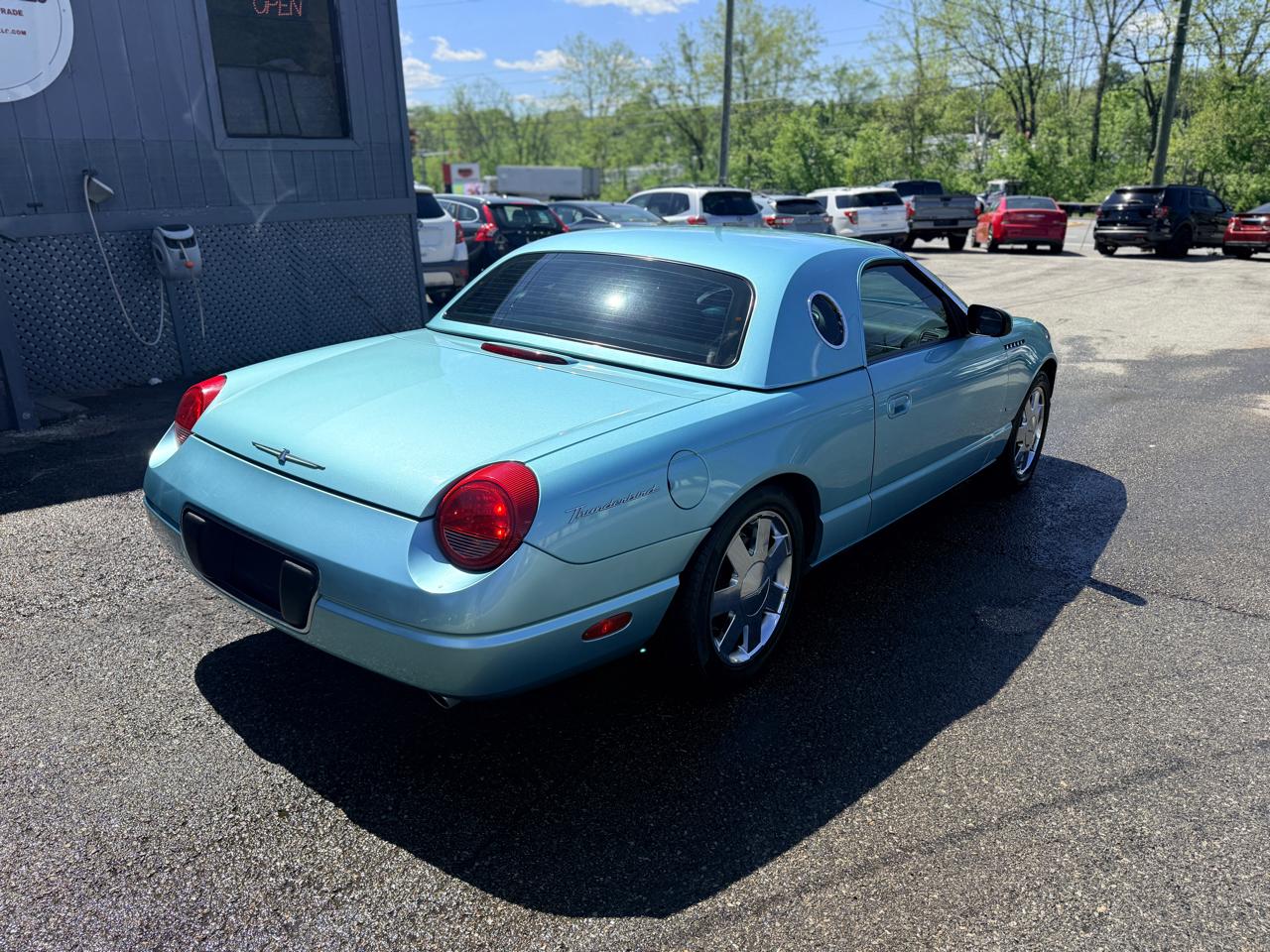 Ford Thunderbird Deluxe 2002