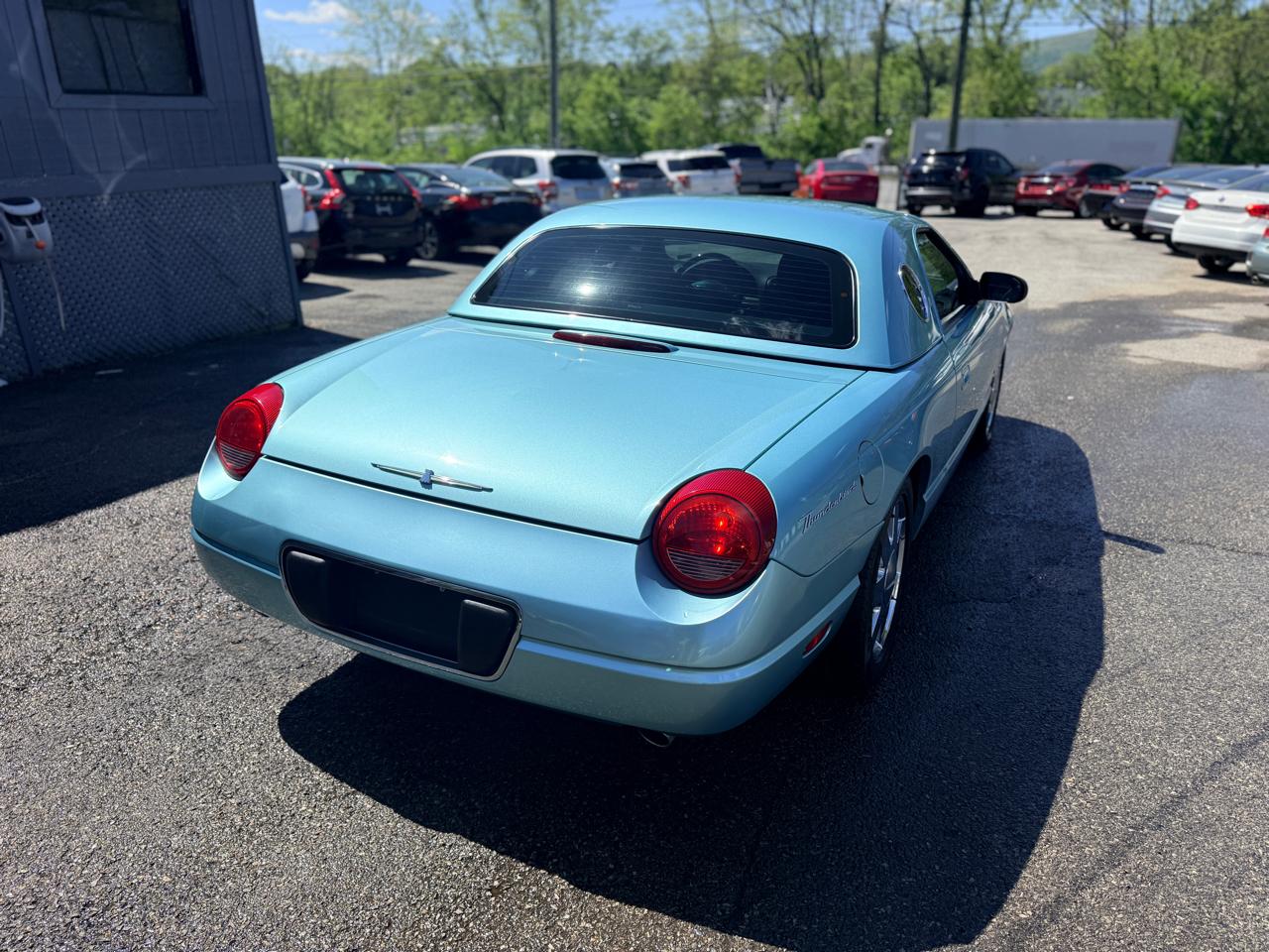 Ford Thunderbird Deluxe 2002