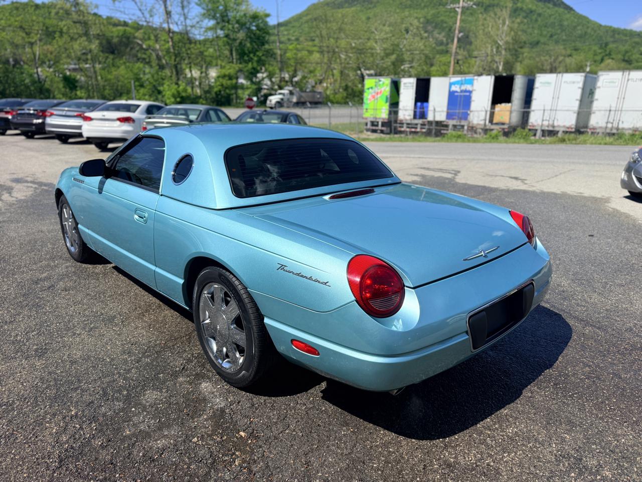 Ford Thunderbird Deluxe 2002
