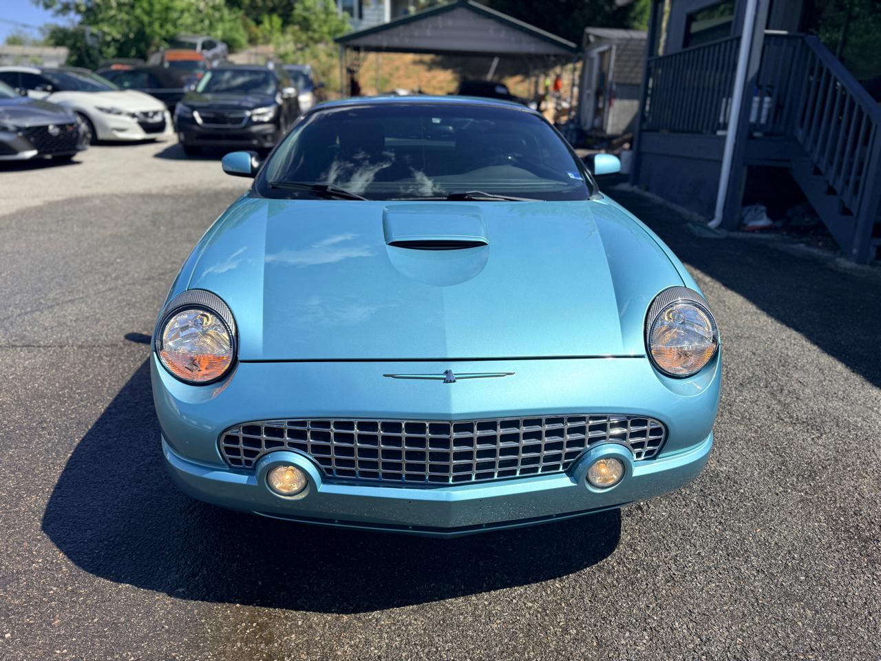 Ford Thunderbird Deluxe 2002