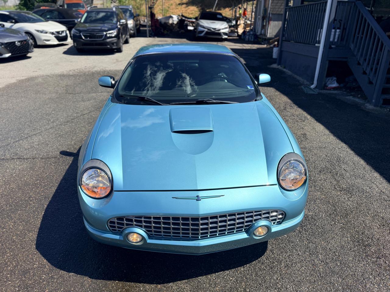 Ford Thunderbird Deluxe 2002